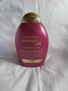 OGX Anti-Breakage Keratin Oil Conditioner